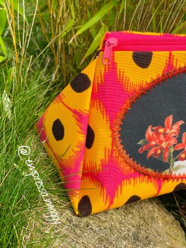 Zipper Triangle Bag Frieda Vol 3