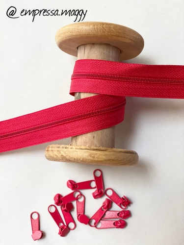 Endlosreißverschluss - Band 3 mm - Rot + 4 Zipper