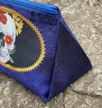 Zipper Triangle Bag - Skull - Vol 2