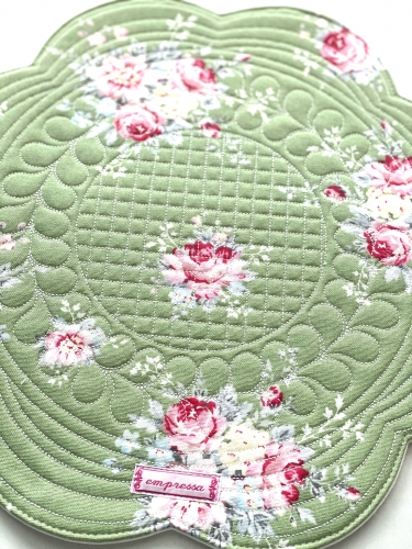 Grünes 35 cm großes gequiltetes rundes Platzdeckchen