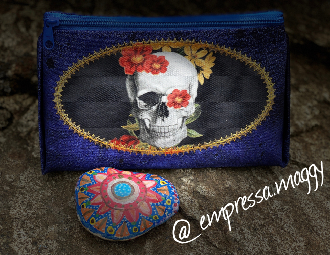 Zipper Triangle Bag - Skull - Vol 2