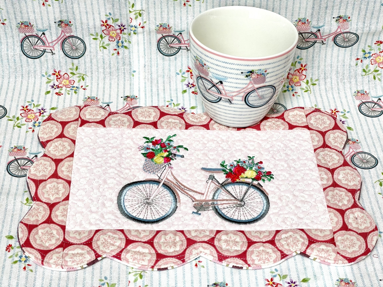 Fahrrad Mug Rug - gequiltetes Platzdeckchen - Tilda Old Rose Dots