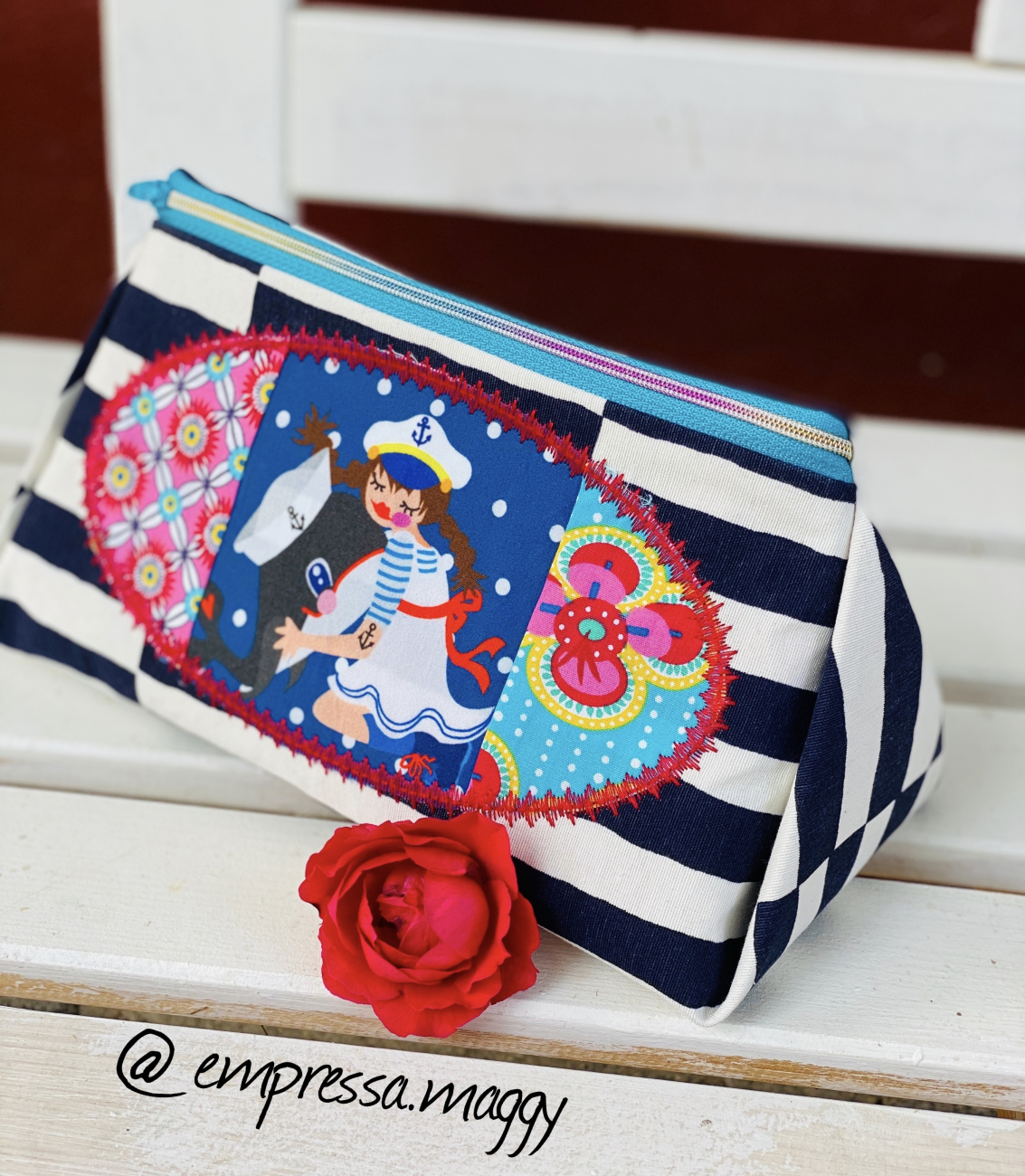 Zipper Triangle Bag Maritime