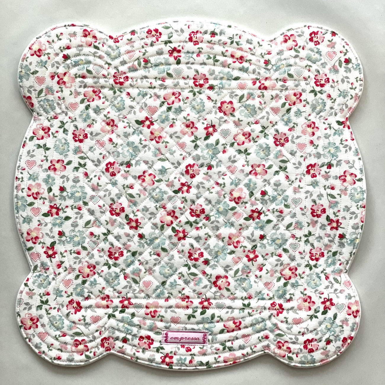 Weißes 34x34 cm großes gequiltetes quadratisches Platzdeckchen