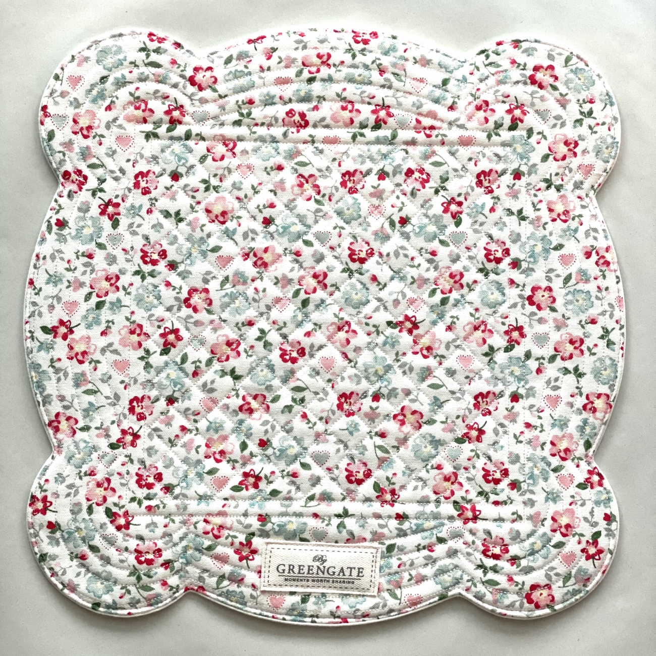 Weißes 34x34 cm großes gequiltetes quadratisches Platzdeckchen