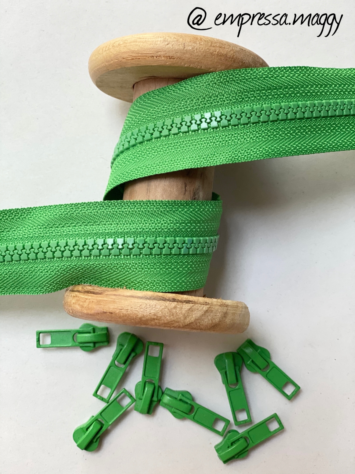 Endlosreißverschluss mit Profil -  5 mm - Grün + 4 Zipper
