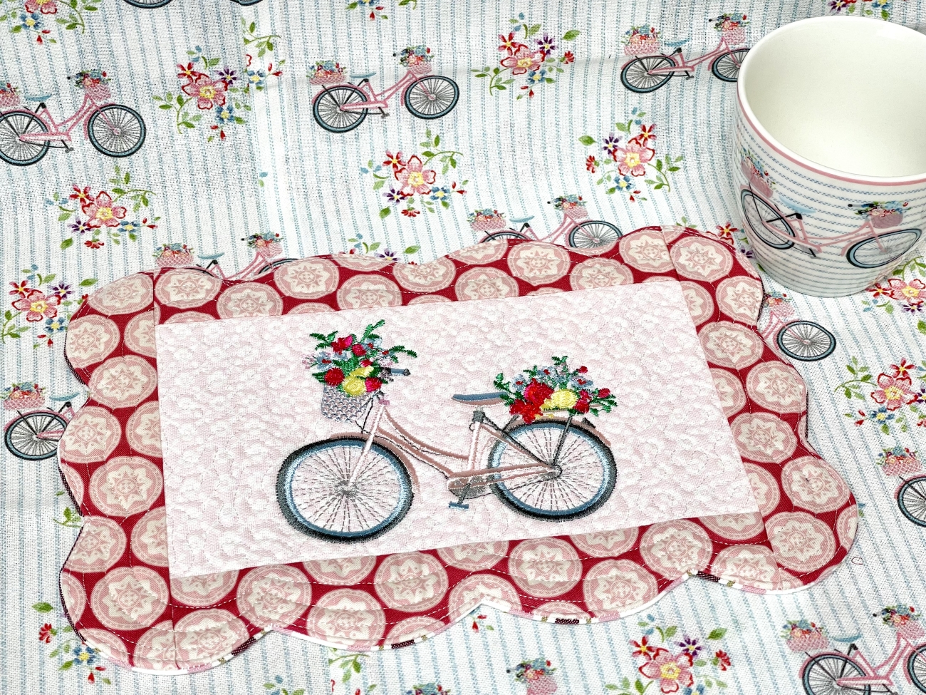 Fahrrad Mug Rug - gequiltetes Platzdeckchen - Tilda Old Rose Dots