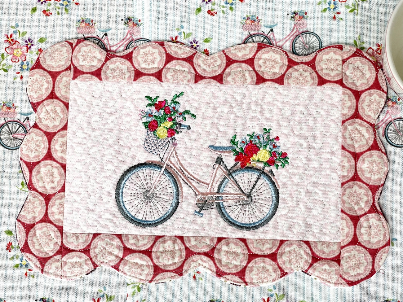 Fahrrad Mug Rug - gequiltetes Platzdeckchen - Tilda Old Rose Dots