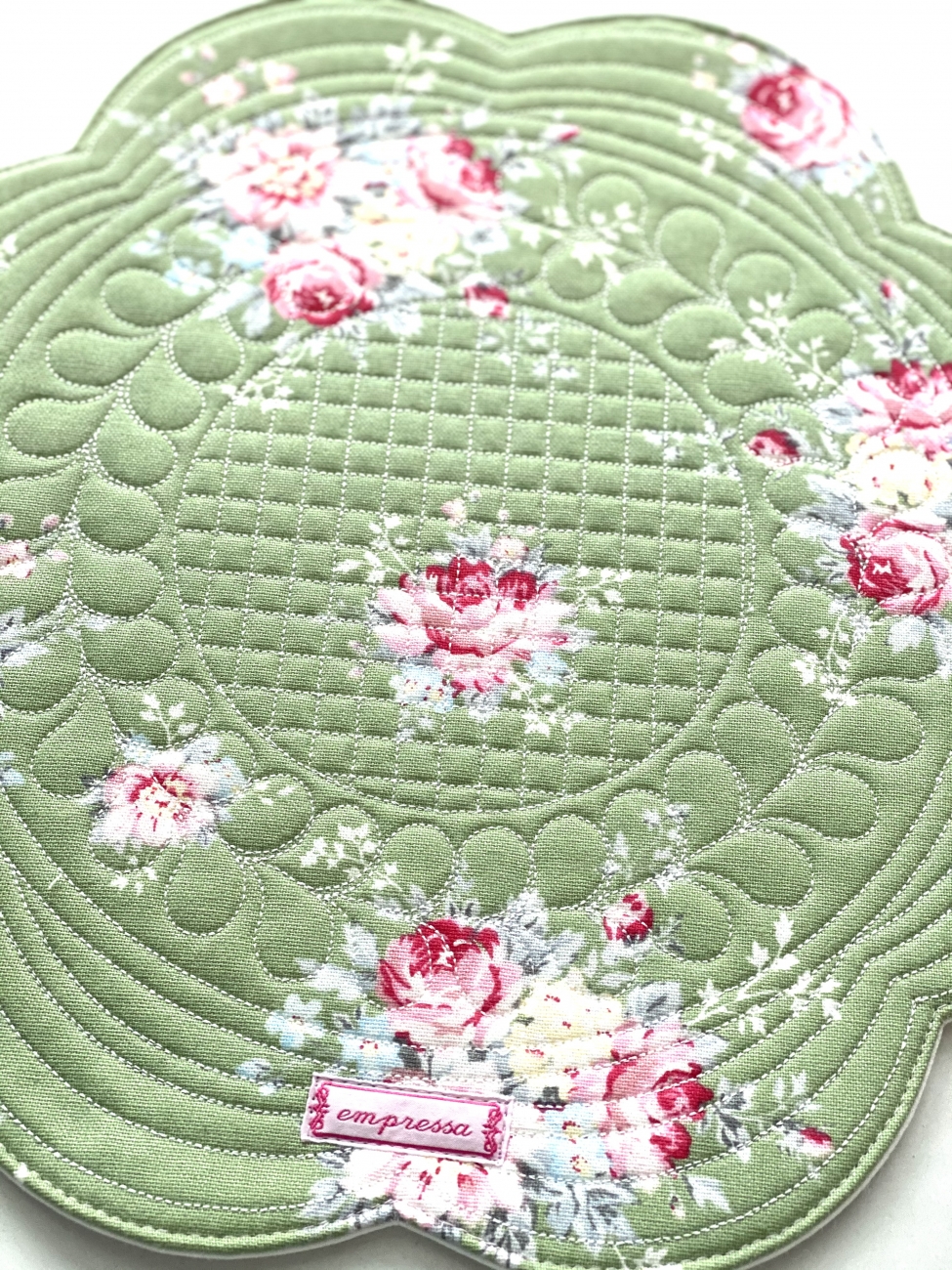 Grünes 35 cm großes gequiltetes rundes Platzdeckchen