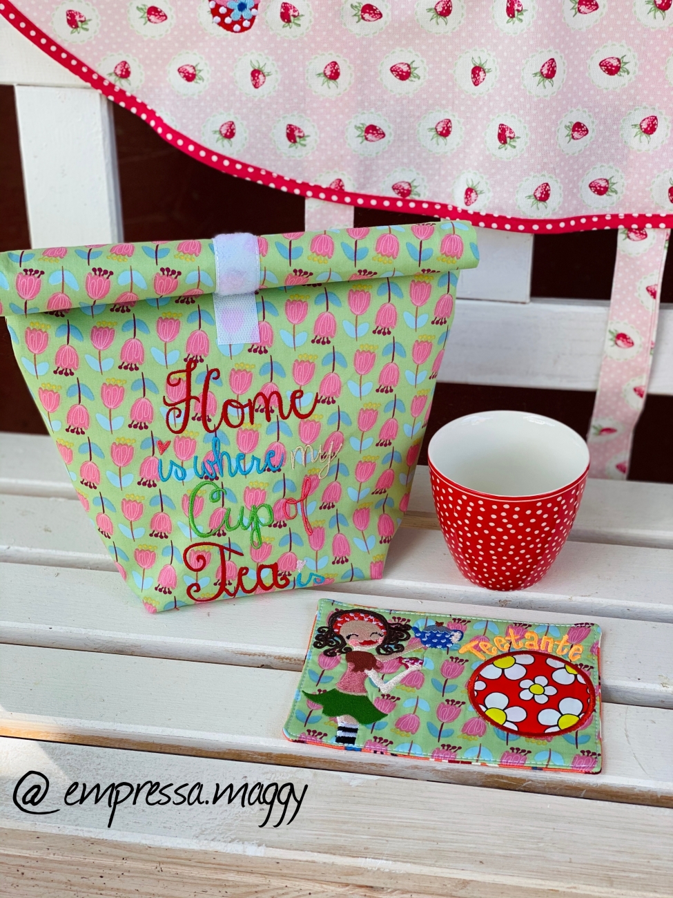 Lunchbag - Home is Tee