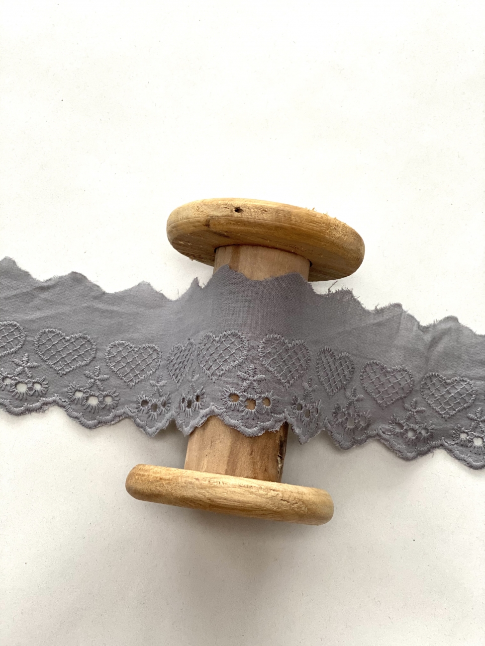 Broderie Spitze Band - 5 cm - Herzen - Grau