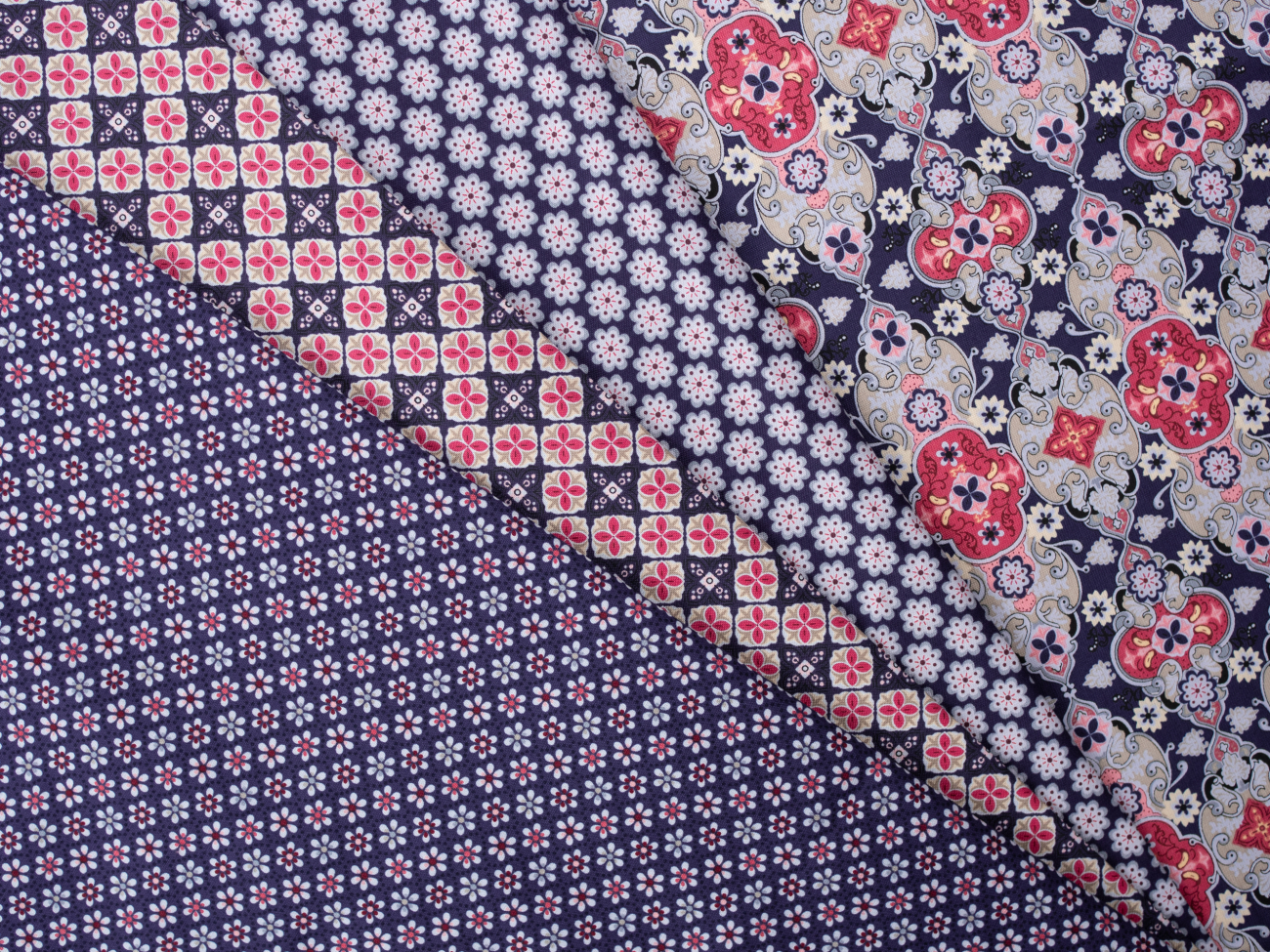 2021 Swafing Baumwolle Webware - Julia - Blütenornament - Dunkelblau