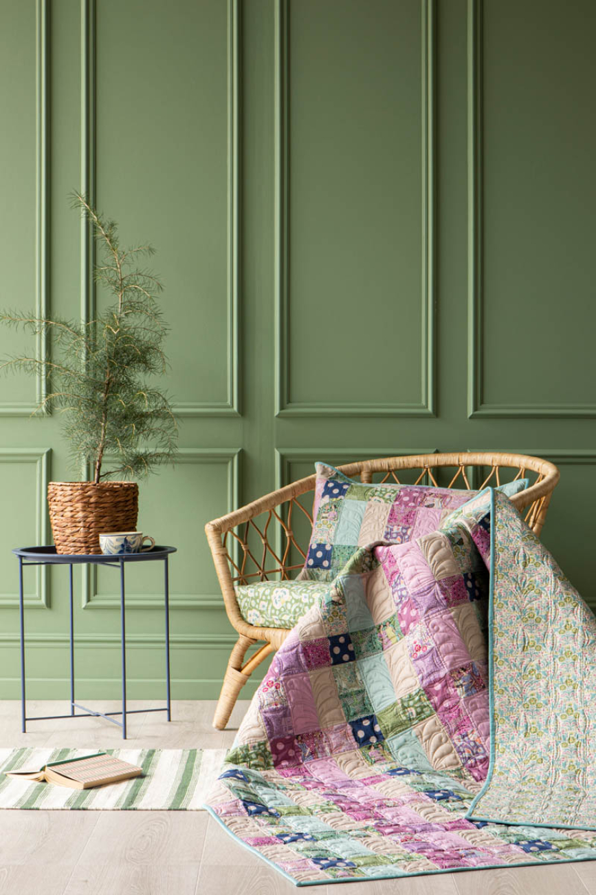 Tilda Patchwork Stoff Baumwolle - Hometown - Berrytangle Plum